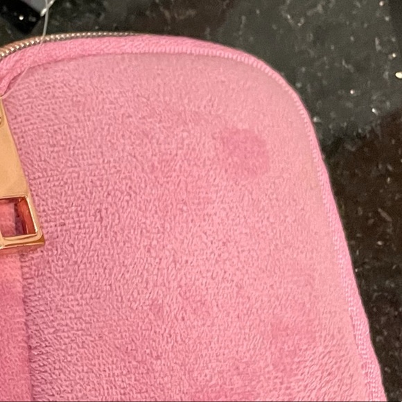 NWT 🎧 Pink Zip Up Velvet Headphone Case - Picture 3 of 7